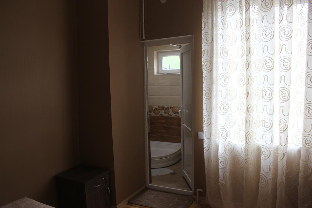 Inga Guest House Kazbegi Exterior foto