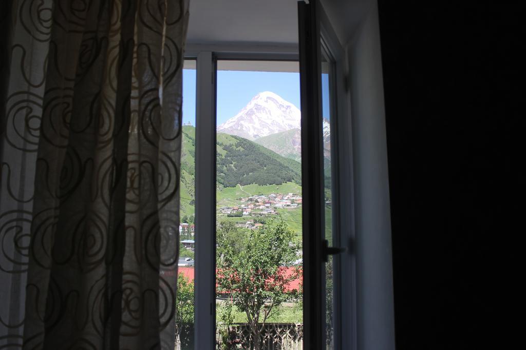 Inga Guest House Kazbegi Exterior foto