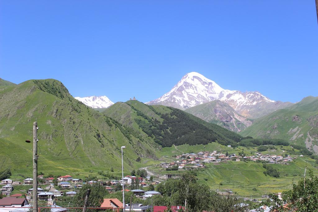 Inga Guest House Kazbegi Exterior foto